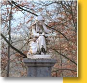 Calvaire de B&eacute;tharram - Statue de Marie Madeleine