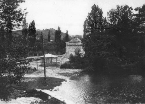 Lestelle Bétharram - Le Pont de la Galotte et la construction du fronton