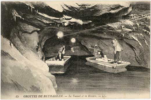 Lestelle Betharram - Cartes postales anciennes - Les Grottes - Le Tunnel et la Rivi&egrave;re