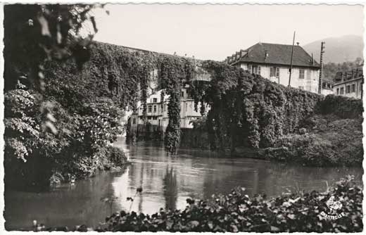 Lestelle Betharram - Cartes postales anciennes - Le vieux pont - Le vieux pont et le Gave de Pau