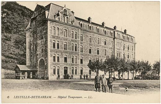 Lestelle Betharram - Cartes postales anciennes - Les &eacute;coles - La Maison de Retraite - Hopital temporaire 1914 1918