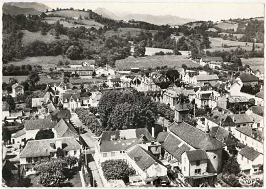 Lestelle Betharram - Cartes postales anciennes - Vue a&eacute;riennes - Vue a&eacute;rienne du centre